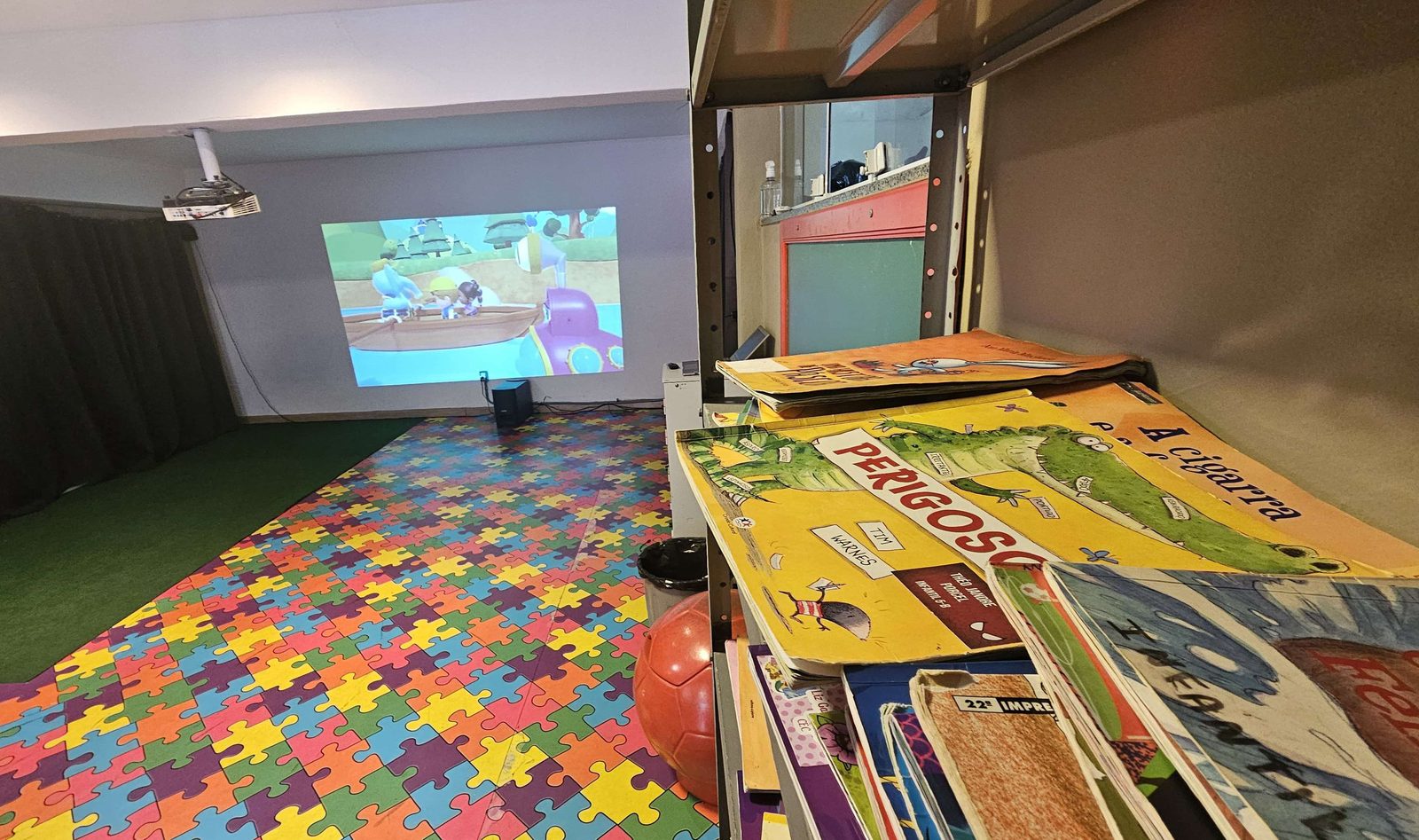 Sala multiuso da Escola CEC